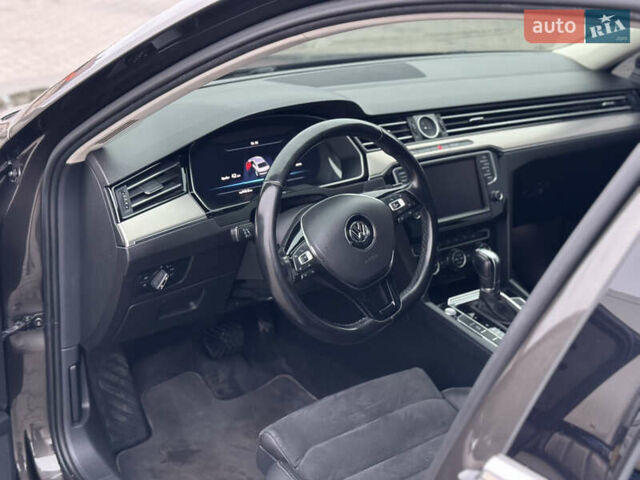 Коричневый Фольксваген Пассат, объемом двигателя 2 л и пробегом 200 тыс. км за 15950 $, фото 12 на Automoto.ua