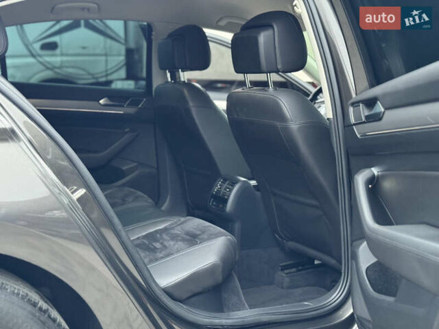 Коричневый Фольксваген Пассат, объемом двигателя 2 л и пробегом 200 тыс. км за 15950 $, фото 23 на Automoto.ua