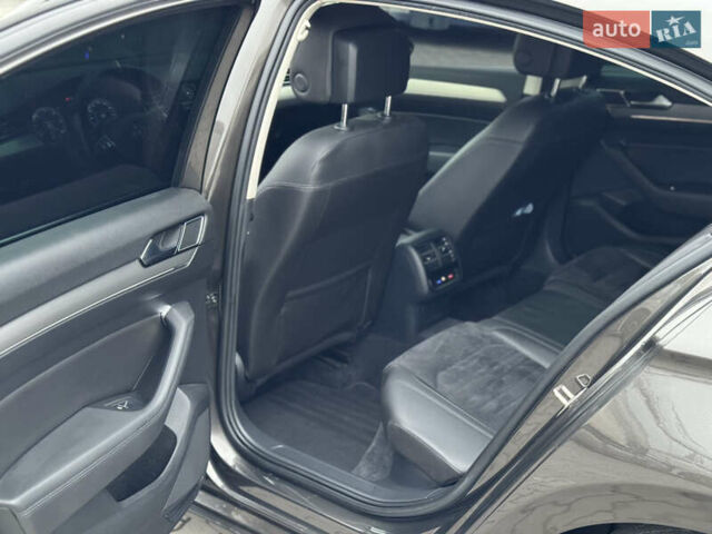 Коричневый Фольксваген Пассат, объемом двигателя 2 л и пробегом 200 тыс. км за 15950 $, фото 18 на Automoto.ua