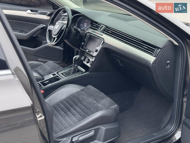 Коричневый Фольксваген Пассат, объемом двигателя 2 л и пробегом 200 тыс. км за 15950 $, фото 21 на Automoto.ua