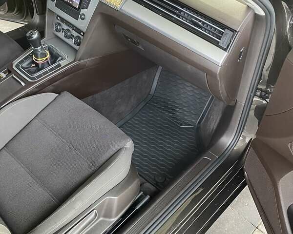 Коричневий Фольксваген Пассат, об'ємом двигуна 2 л та пробігом 182 тис. км за 17500 $, фото 3 на Automoto.ua