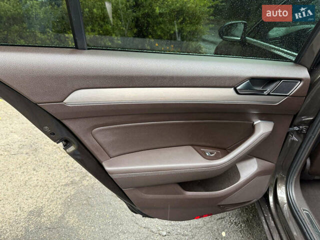 Коричневый Фольксваген Пассат, объемом двигателя 2 л и пробегом 226 тыс. км за 17990 $, фото 4 на Automoto.ua