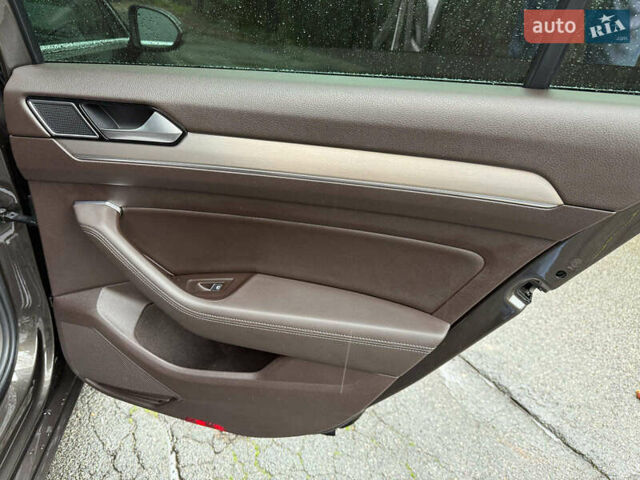 Коричневый Фольксваген Пассат, объемом двигателя 2 л и пробегом 226 тыс. км за 17990 $, фото 8 на Automoto.ua