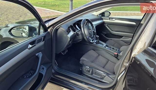 Коричневый Фольксваген Пассат, объемом двигателя 1.6 л и пробегом 220 тыс. км за 16000 $, фото 8 на Automoto.ua