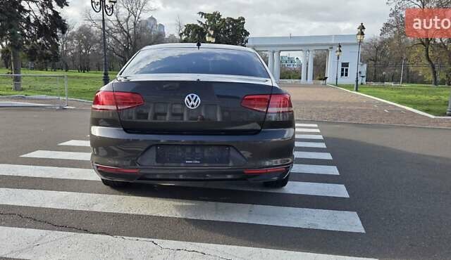 Коричневый Фольксваген Пассат, объемом двигателя 1.6 л и пробегом 220 тыс. км за 16000 $, фото 5 на Automoto.ua