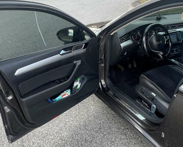 Коричневый Фольксваген Пассат, объемом двигателя 1.97 л и пробегом 280 тыс. км за 13800 $, фото 10 на Automoto.ua