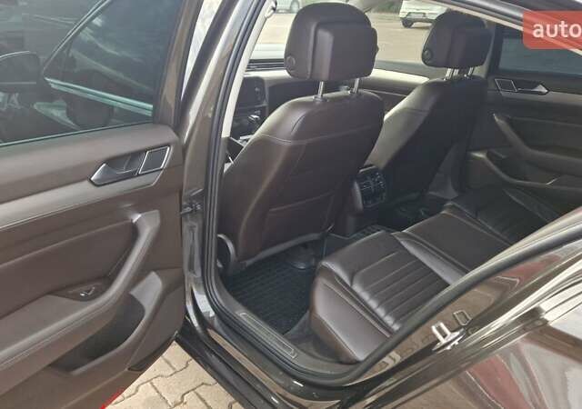 Коричневый Фольксваген Пассат, объемом двигателя 1.97 л и пробегом 267 тыс. км за 21100 $, фото 18 на Automoto.ua