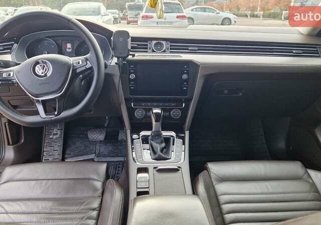 Коричневый Фольксваген Пассат, объемом двигателя 1.97 л и пробегом 267 тыс. км за 21100 $, фото 10 на Automoto.ua