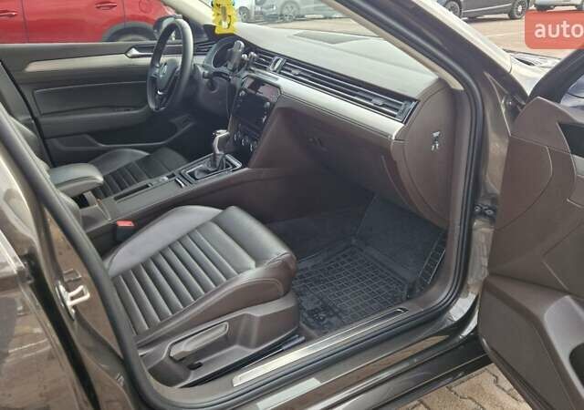 Коричневый Фольксваген Пассат, объемом двигателя 1.97 л и пробегом 267 тыс. км за 21100 $, фото 21 на Automoto.ua