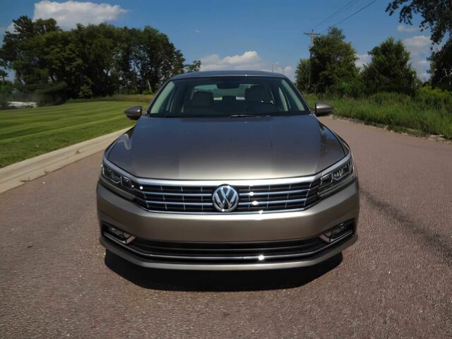 Коричневий Фольксваген Пассат, об'ємом двигуна 1.8 л та пробігом 56 тис. км за 5500 $, фото 1 на Automoto.ua