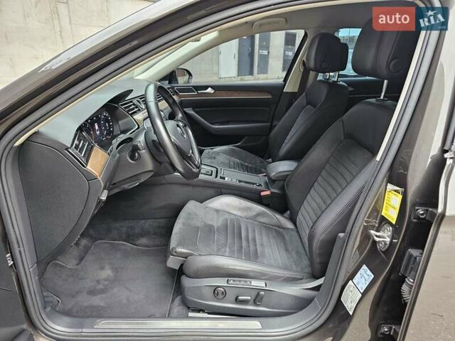 Коричневий Фольксваген Пассат, об'ємом двигуна 1.97 л та пробігом 188 тис. км за 19999 $, фото 19 на Automoto.ua