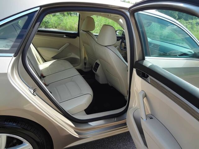 Коричневий Фольксваген Пассат, об'ємом двигуна 1.8 л та пробігом 56 тис. км за 5500 $, фото 11 на Automoto.ua