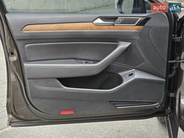 Коричневий Фольксваген Пассат, об'ємом двигуна 1.97 л та пробігом 188 тис. км за 19999 $, фото 15 на Automoto.ua