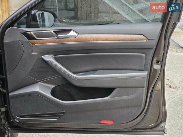 Коричневий Фольксваген Пассат, об'ємом двигуна 1.97 л та пробігом 188 тис. км за 19999 $, фото 42 на Automoto.ua