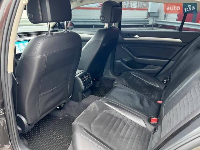 Коричневый Фольксваген Пассат, объемом двигателя 1.97 л и пробегом 185 тыс. км за 17000 $, фото 20 на Automoto.ua