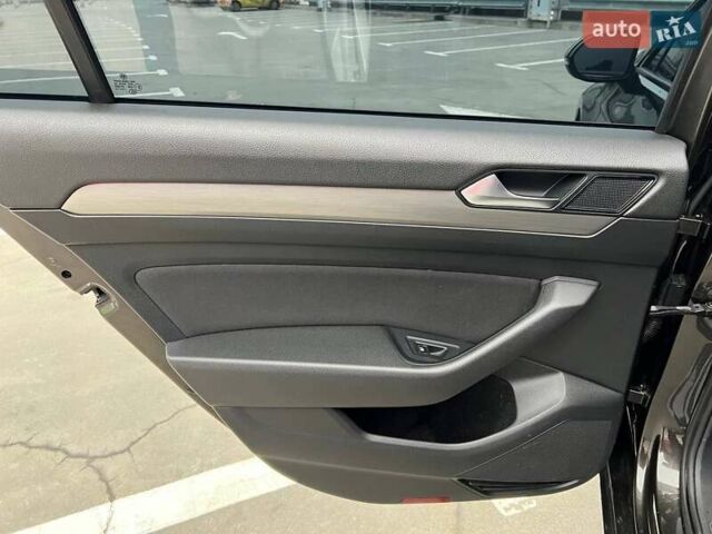 Коричневый Фольксваген Пассат, объемом двигателя 1.97 л и пробегом 185 тыс. км за 17000 $, фото 22 на Automoto.ua