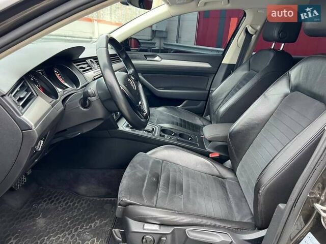 Коричневый Фольксваген Пассат, объемом двигателя 1.97 л и пробегом 185 тыс. км за 17000 $, фото 30 на Automoto.ua