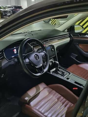 Коричневый Фольксваген Пассат, объемом двигателя 1.8 л и пробегом 42 тыс. км за 27000 $, фото 5 на Automoto.ua