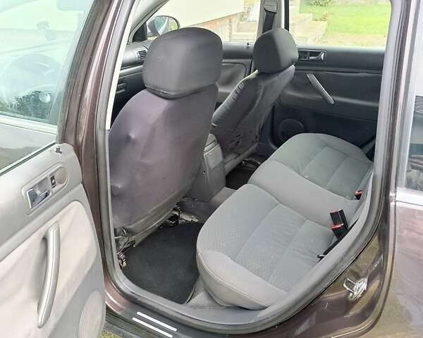 Коричневый Фольксваген Пассат, объемом двигателя 1.9 л и пробегом 400 тыс. км за 4300 $, фото 7 на Automoto.ua