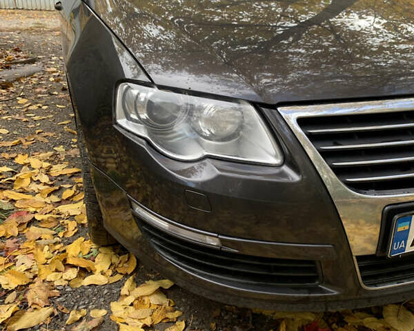 Коричневий Фольксваген Пассат, об'ємом двигуна 2 л та пробігом 290 тис. км за 4300 $, фото 3 на Automoto.ua