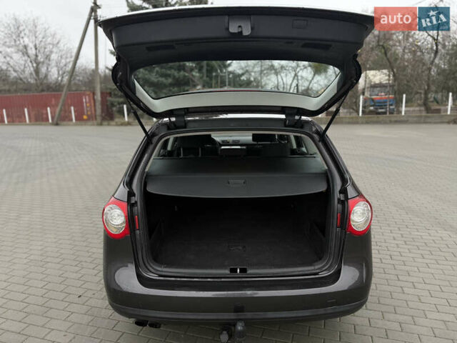 Коричневый Фольксваген Пассат, объемом двигателя 2 л и пробегом 280 тыс. км за 4999 $, фото 13 на Automoto.ua