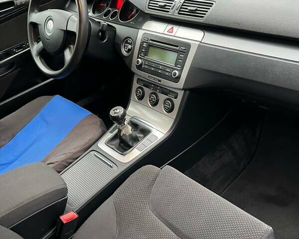 Коричневый Фольксваген Пассат, объемом двигателя 1.97 л и пробегом 183 тыс. км за 6500 $, фото 26 на Automoto.ua