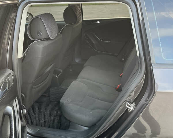 Коричневий Фольксваген Пассат, об'ємом двигуна 1.6 л та пробігом 290 тис. км за 4900 $, фото 9 на Automoto.ua