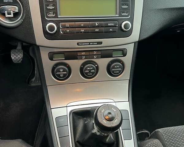 Коричневый Фольксваген Пассат, объемом двигателя 1.97 л и пробегом 183 тыс. км за 6500 $, фото 15 на Automoto.ua