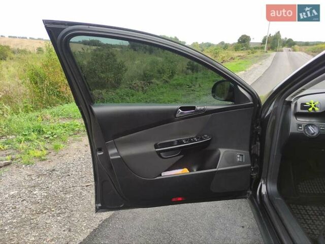 Коричневый Фольксваген Пассат, объемом двигателя 1.97 л и пробегом 264 тыс. км за 7200 $, фото 11 на Automoto.ua