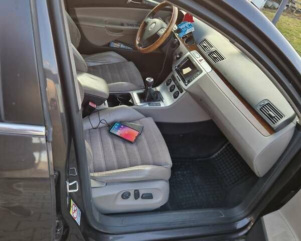 Коричневый Фольксваген Пассат, объемом двигателя 1.97 л и пробегом 368 тыс. км за 6300 $, фото 4 на Automoto.ua