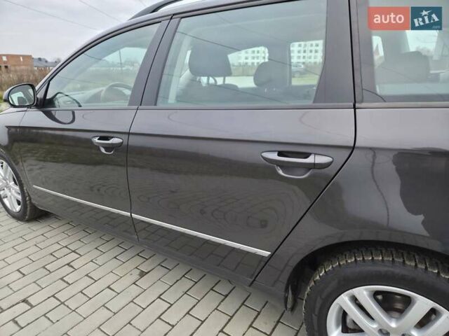 Коричневый Фольксваген Пассат, объемом двигателя 1.9 л и пробегом 241 тыс. км за 6200 $, фото 7 на Automoto.ua