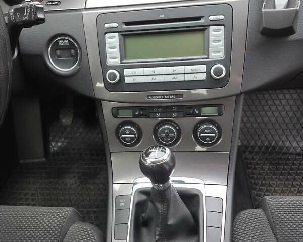 Коричневый Фольксваген Пассат, объемом двигателя 1.9 л и пробегом 241 тыс. км за 6200 $, фото 34 на Automoto.ua