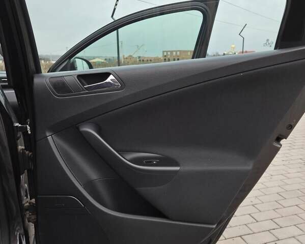 Коричневый Фольксваген Пассат, объемом двигателя 1.9 л и пробегом 241 тыс. км за 6200 $, фото 31 на Automoto.ua