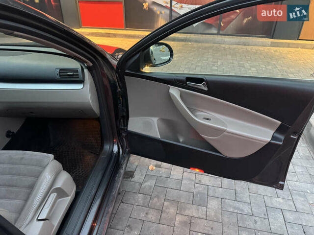 Коричневый Фольксваген Пассат, объемом двигателя 2 л и пробегом 360 тыс. км за 5999 $, фото 13 на Automoto.ua