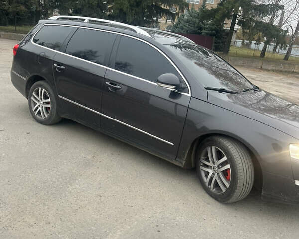 Коричневый Фольксваген Пассат, объемом двигателя 2 л и пробегом 295 тыс. км за 7200 $, фото 2 на Automoto.ua