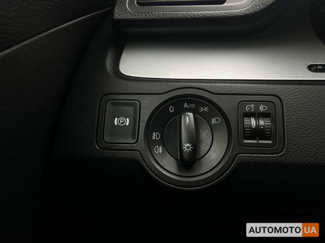 Коричневый Фольксваген Пассат, объемом двигателя 2 л и пробегом 307 тыс. км за 5890 $, фото 10 на Automoto.ua