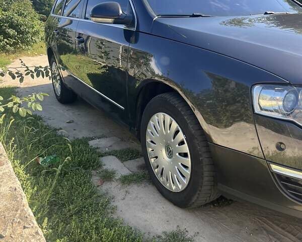 Коричневий Фольксваген Пассат, об'ємом двигуна 1.8 л та пробігом 276 тис. км за 6200 $, фото 1 на Automoto.ua