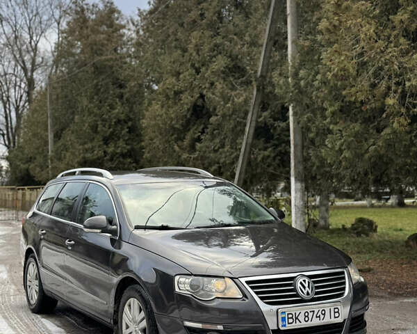 Коричневий Фольксваген Пассат, об'ємом двигуна 1.97 л та пробігом 303 тис. км за 6399 $, фото 1 на Automoto.ua