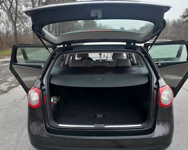 Коричневий Фольксваген Пассат, об'ємом двигуна 2 л та пробігом 286 тис. км за 7700 $, фото 12 на Automoto.ua