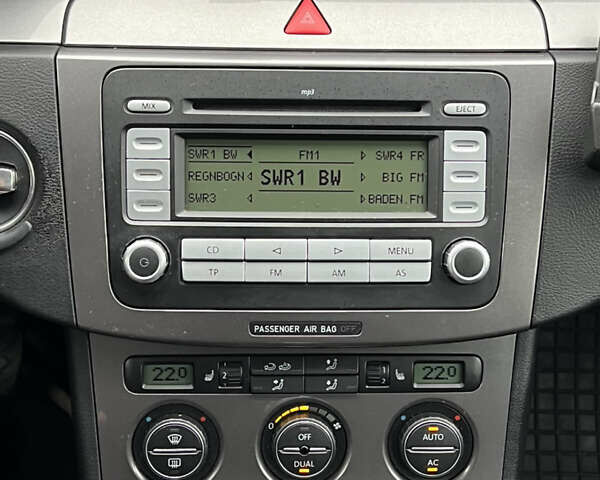 Коричневый Фольксваген Пассат, объемом двигателя 1.6 л и пробегом 212 тыс. км за 6799 $, фото 20 на Automoto.ua