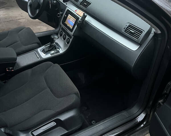 Коричневый Фольксваген Пассат, объемом двигателя 1.8 л и пробегом 202 тыс. км за 6000 $, фото 9 на Automoto.ua