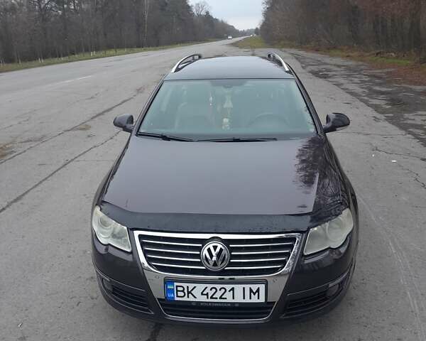 Коричневий Фольксваген Пассат, об'ємом двигуна 2 л та пробігом 286 тис. км за 7700 $, фото 3 на Automoto.ua