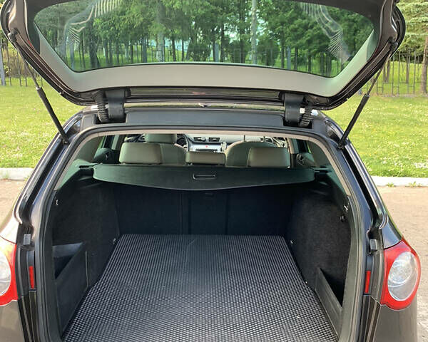 Коричневый Фольксваген Пассат, объемом двигателя 3.2 л и пробегом 421 тыс. км за 4000 $, фото 41 на Automoto.ua