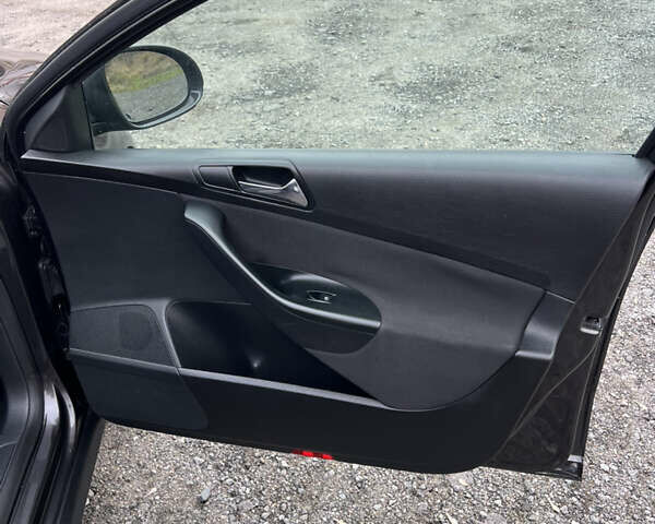 Коричневый Фольксваген Пассат, объемом двигателя 1.6 л и пробегом 212 тыс. км за 6799 $, фото 13 на Automoto.ua