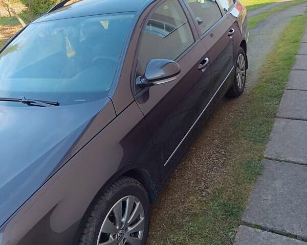 Коричневый Фольксваген Пассат, объемом двигателя 1.9 л и пробегом 289 тыс. км за 6200 $, фото 1 на Automoto.ua