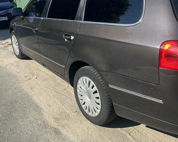 Коричневий Фольксваген Пассат, об'ємом двигуна 1.8 л та пробігом 276 тис. км за 6200 $, фото 4 на Automoto.ua