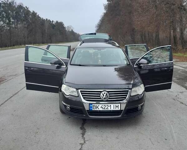 Коричневий Фольксваген Пассат, об'ємом двигуна 2 л та пробігом 286 тис. км за 7700 $, фото 9 на Automoto.ua
