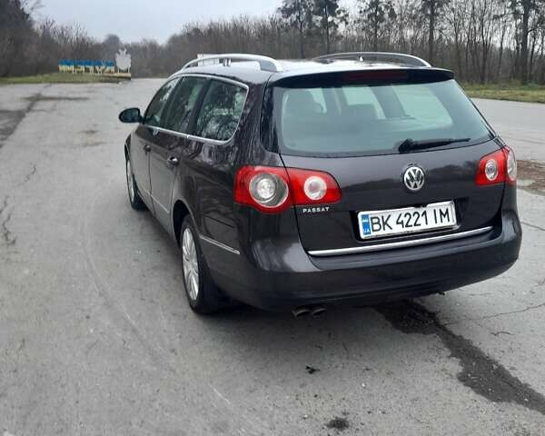 Коричневий Фольксваген Пассат, об'ємом двигуна 2 л та пробігом 286 тис. км за 7700 $, фото 16 на Automoto.ua