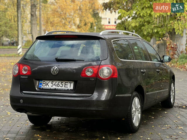Фольксваген Пассат 2009 в Ровно на Automoto.ua Коричневый Фольксваген Пассат, объемом двигателя 1.9 л и пробегом 249 тыс. км за 5650 $, фото 1 на Automoto.ua