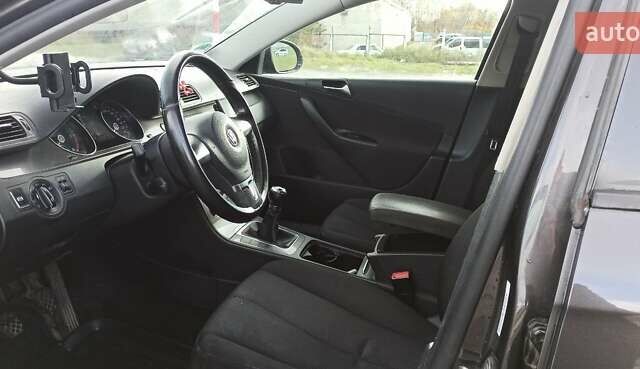 Коричневий Фольксваген Пассат, об'ємом двигуна 2 л та пробігом 391 тис. км за 6800 $, фото 6 на Automoto.ua